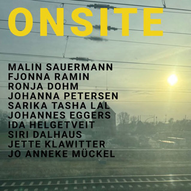 Postermotiv einer Zugstrecke mit gelbem Schriftzug: ONSITE