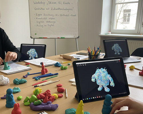 Eine Person schaut durch eine Virtual-Reality-Brille und ist verkabelt